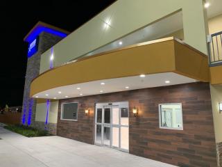 Americas Best Value Inn & Suites Houston at Hwy 6 - 4