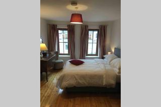 Apartment 4, Clifden Bay Apartments - 4