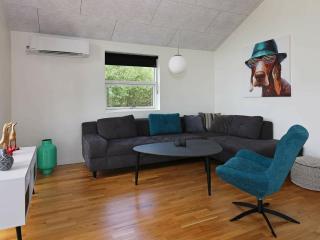 Spacious Retreat with Whirlpool - By Traum Ferienwohnungen - Hadsund - 2