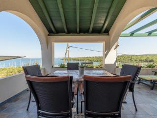 Holiday House in a quiet area,covered terrace - Veli Rat - 0