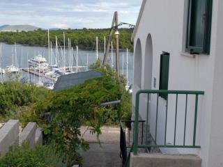 Holiday House in a quiet area,covered terrace - Veli Rat - 3