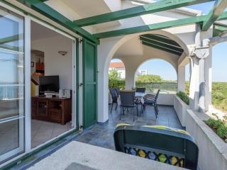 Holiday House in a quiet area,covered terrace - Veli Rat - 2