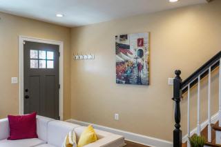 Luxurious DC Townhome ideal for Large Families plus Free Parking - 4