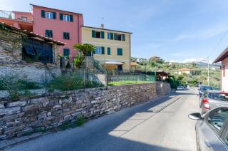 Alla Casa Rosa, Peaceful Apartment Surrounded by Greenery with Free Parking, WiFi & Air Conditioning - Rapallo - 5