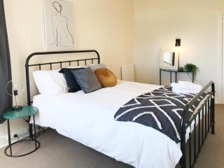 Art Deco Delight - 6