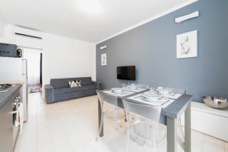 Roomy Apartment close to Subway M5! - Milano - 5