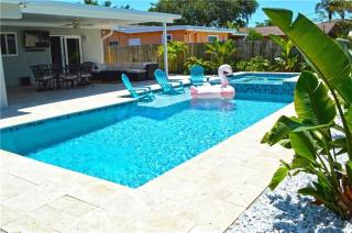 Private heated pool , resort style home , minutes from the beach - Deerfield Beach - 7