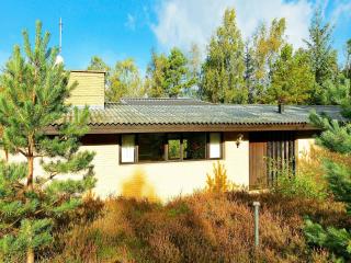 6 person holiday home in Nexø - Spidsegård - 6
