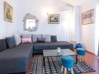Lavish Holiday Home in Podstrana with Garden - Podstrana - 1
