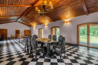 StayVista at Normandy House - Outdoor Sitting with Bathtub & Pool Table - Dehradun - 6