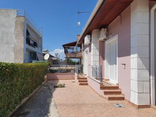 Patras Cozy Lodge - 9