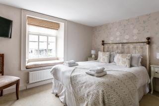 Maggie Puddle Cottage - 1