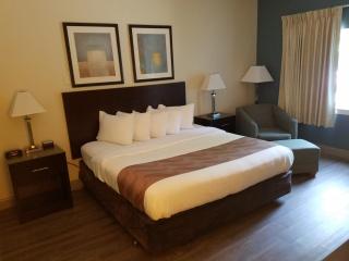 Days Inn by Wyndham Penn State - State College - 1