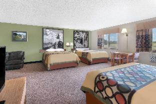 Super 8 by Wyndham Winner SD - 5