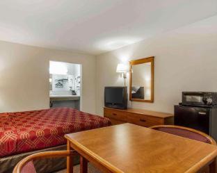 SureStay Hotel by Best Western Williams - 4