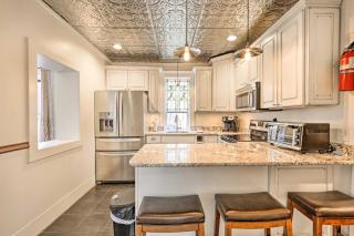 Close to Main St and Slopes Breck Home with Hot Tub! - 2