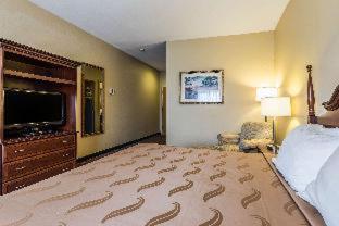 Quality Inn & Suites Hendersonville - Flat Rock - 4