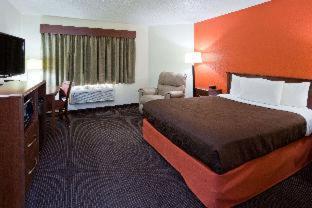 AmericInn by Wyndham Monroe - 9