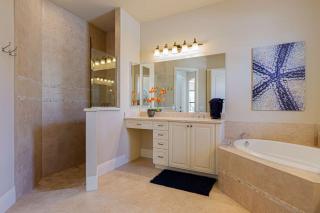 Briarwood- Tivoli Ct Garden View - 3