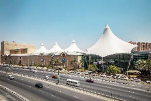 Golden Sands Hotel & Residences - 5