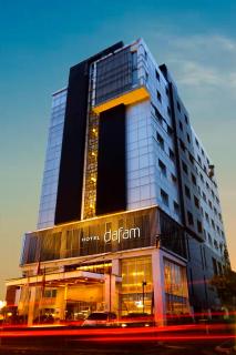 Hotel Dafam Pekanbaru - Pekanbaru - 0