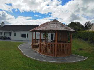 Marina views, Kinsale, Hosted by Exquisite holiday homes, sleeps 20 - Kinsale - 5