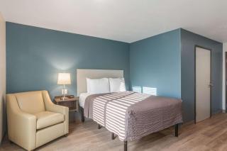 WoodSpring Suites Atlanta McDonough - 2
