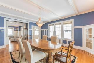 Beach Block 7 bdrms Parking Patio and Sunroom - 1