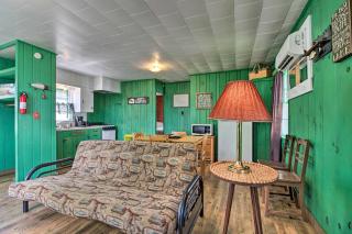 Lakefront Retreat with Boat Rentals, Beach and Bar - 7