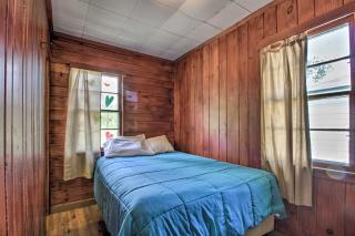 Lakefront Retreat with Boat Rentals, Beach and Bar - 3