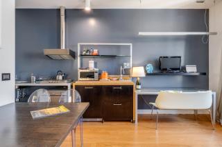 Piazza Santa Croce Design Apartment with Balcony - 4