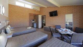 Tenterfield Motor Inn - 1