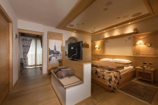 Hotel Patrizia Dolomites Glamour - Moena - 5