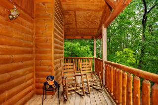 Suite Sensations, Hot Tub, Pool table, 685 FREE tickets each paid day, Dollywood and More - 7