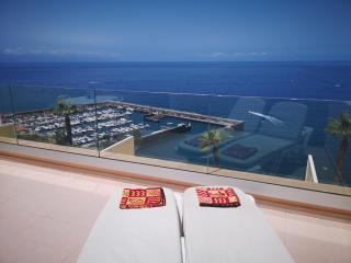 Magical Apt. with Sea View & Cliff - 4