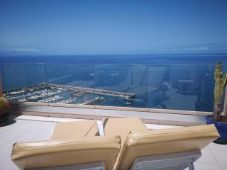 Luxury Apt. with Stunning Sea View - 8