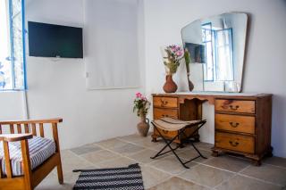 Cecilias Courtyard - Malia - 1