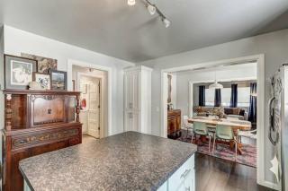 Vals Eclectic Classen Cottage - Oklahoma City - 1