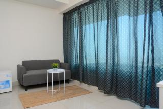 New and Cozy Living Stay 2BR Apartment at Grand Kamala Lagoon By Travelio - Pekayon Satu - 4