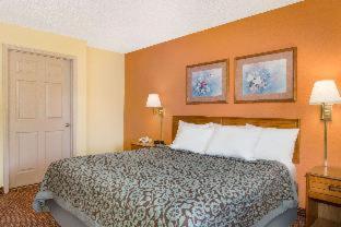 Days Inn by Wyndham Childersburg - Childersburg - 8