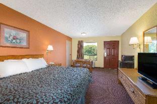 Days Inn by Wyndham Childersburg - Childersburg - 2