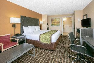 Days Inn by Wyndham Hamilton - Hamilton - 3