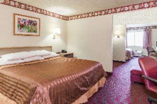 Travelodge by Wyndham Airport Platte City - Platte City - 8
