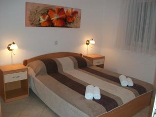 Apartments Luna - Tisno - 2