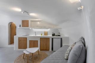 Antron Cave House - 2