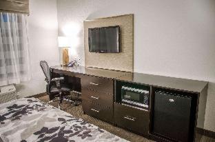 Sleep Inn & Suites Center - 9