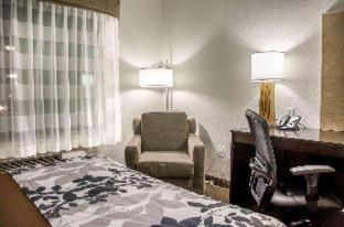 Sleep Inn & Suites Center - 2