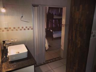 AAA Rose Garden Guesthouse - Naboomspruit - 6