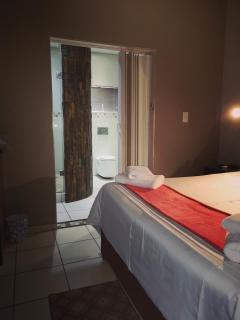AAA Rose Garden Guesthouse - Naboomspruit - 2