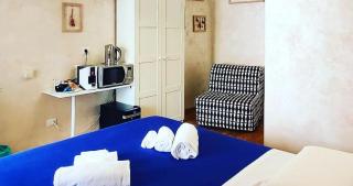 Deluxe rooms and One Chilling jacuzzi Suite Guesthouse - Rome - 6